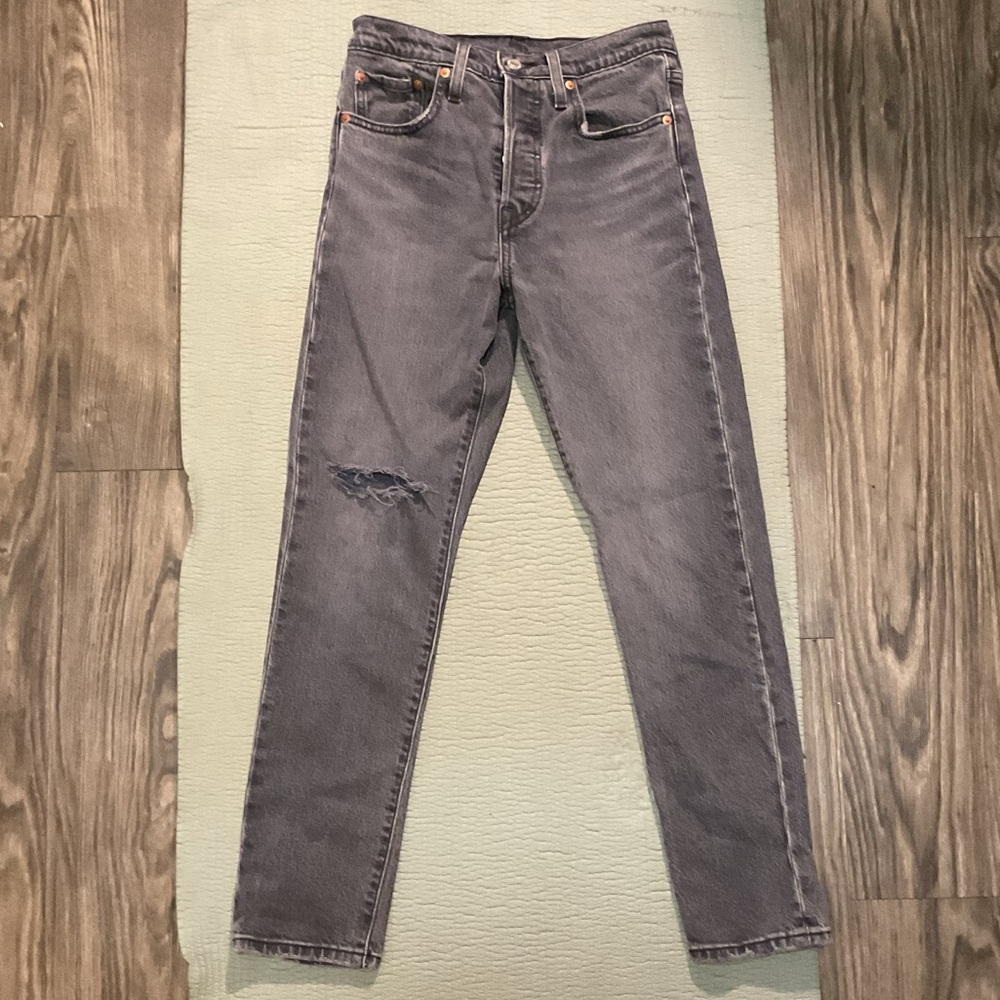 Women’s Gray Levi Jeans